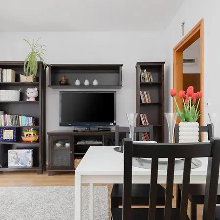 Na Parterze Z Parkingiem I Biurkiem Do Pracy Zdalnej W Piasecznie By Renters * Piaseczno (Masovia)