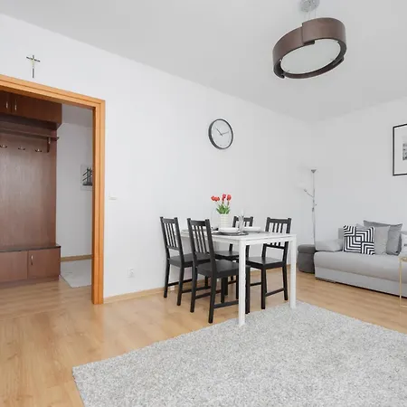 Na Parterze Z Parkingiem I Biurkiem Do Pracy Zdalnej W Piasecznie By Renters * Piaseczno (Masovia)