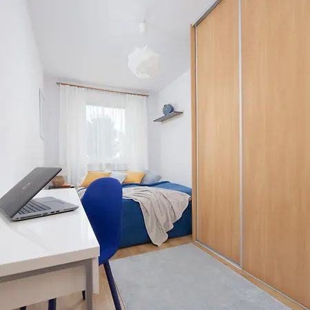 Na Parterze Z Parkingiem I Biurkiem Do Pracy Zdalnej W Piasecznie By Renters Daire *