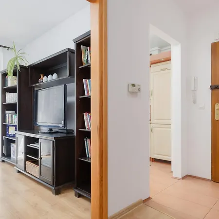 Na Parterze Z Parkingiem I Biurkiem Do Pracy Zdalnej W Piasecznie By Renters Daire *