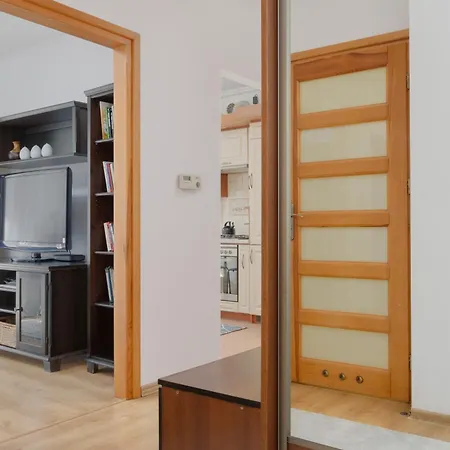 Na Parterze Z Parkingiem I Biurkiem Do Pracy Zdalnej W Piasecznie By Renters Piaseczno (Masovia)