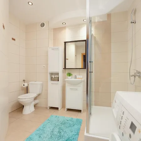 Na Parterze Z Parkingiem I Biurkiem Do Pracy Zdalnej W Piasecznie By Renters Daire Piaseczno (Masovia)