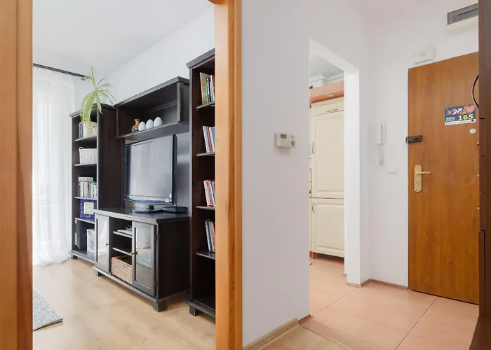 Na Parterze Z Parkingiem I Biurkiem Do Pracy Zdalnej W Piasecznie By Renters Apartment *