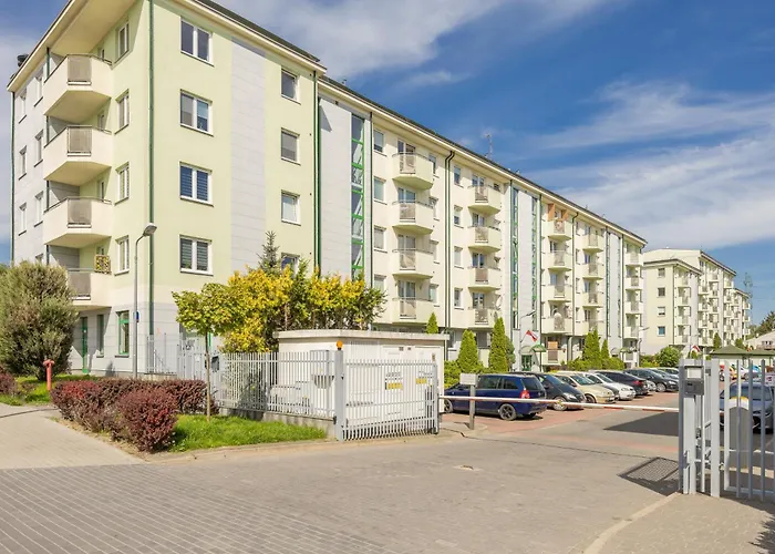 Apartment Na Parterze Z Parkingiem I Biurkiem Do Pracy Zdalnej W Piasecznie By Renters *