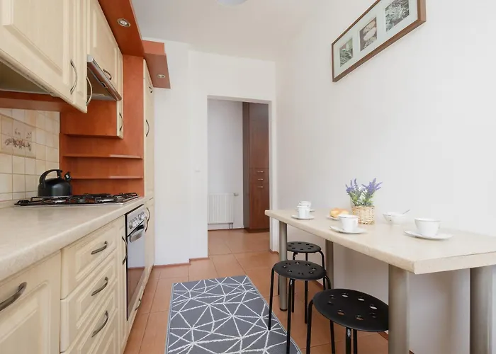 Apartment Na Parterze Z Parkingiem I Biurkiem Do Pracy Zdalnej W Piasecznie By Renters Piaseczno (Masovia)