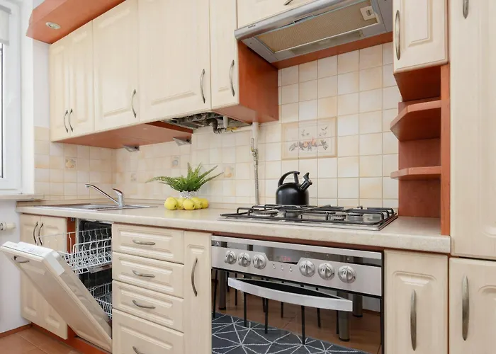 Na Parterze Z Parkingiem I Biurkiem Do Pracy Zdalnej W Piasecznie By Renters Apartment *