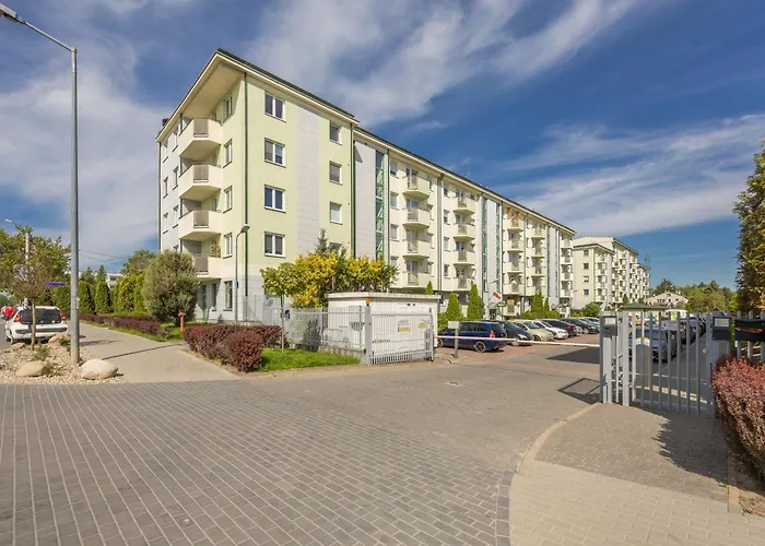 Na Parterze Z Parkingiem I Biurkiem Do Pracy Zdalnej W Piasecznie By Renters Apartment