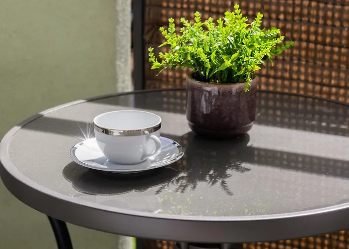 Na Parterze Z Parkingiem I Biurkiem Do Pracy Zdalnej W Piasecznie By Renters Apartment